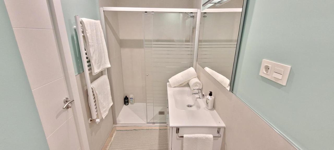 Cozy White Home In Getxo Esterno foto